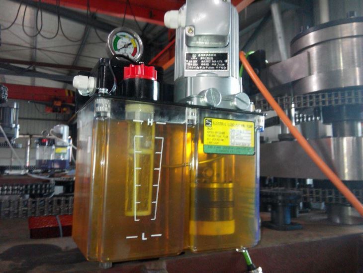 Container With Lid Thermoforming Machine